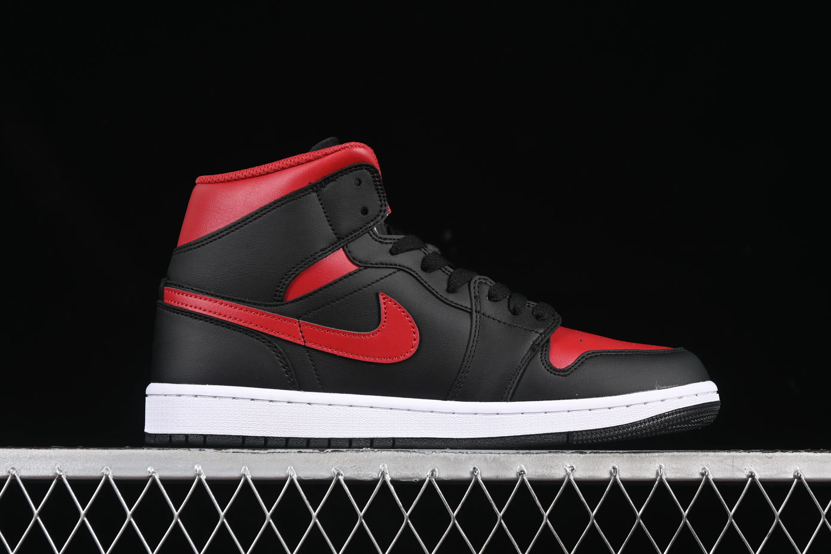 All categories Air Jordan Jordan series basketball shoes Air Jordan 1 Mid Air Jordan 1 Mid AJ1 Joe 1 black and red mid-top cultural and casual sneakers DQ8426-067